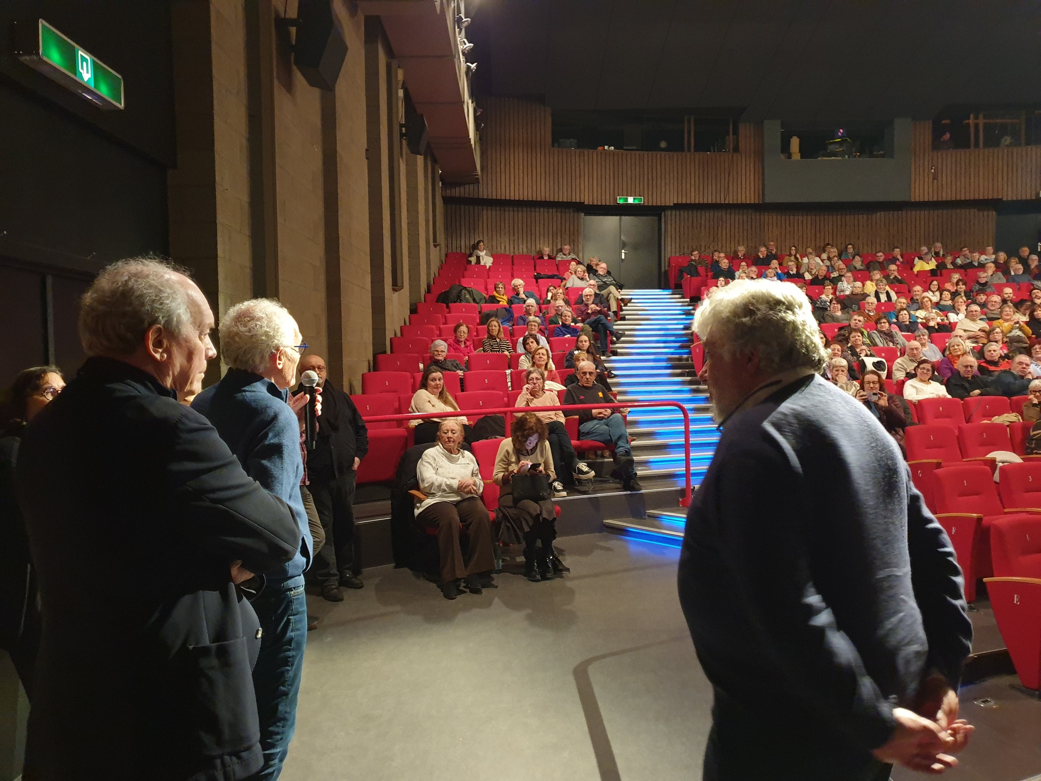 Un tonnerre d&rsquo;applaudissements pour le film « Jeunes Mères » au Ciné-Club Serésien